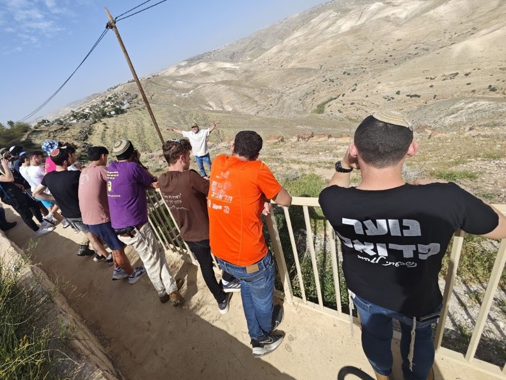 בגן הצוק בכפר אדומים
